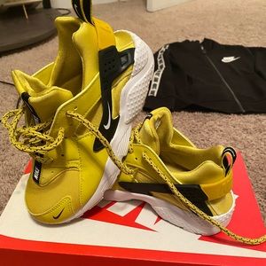 Nike huarache no box size 1